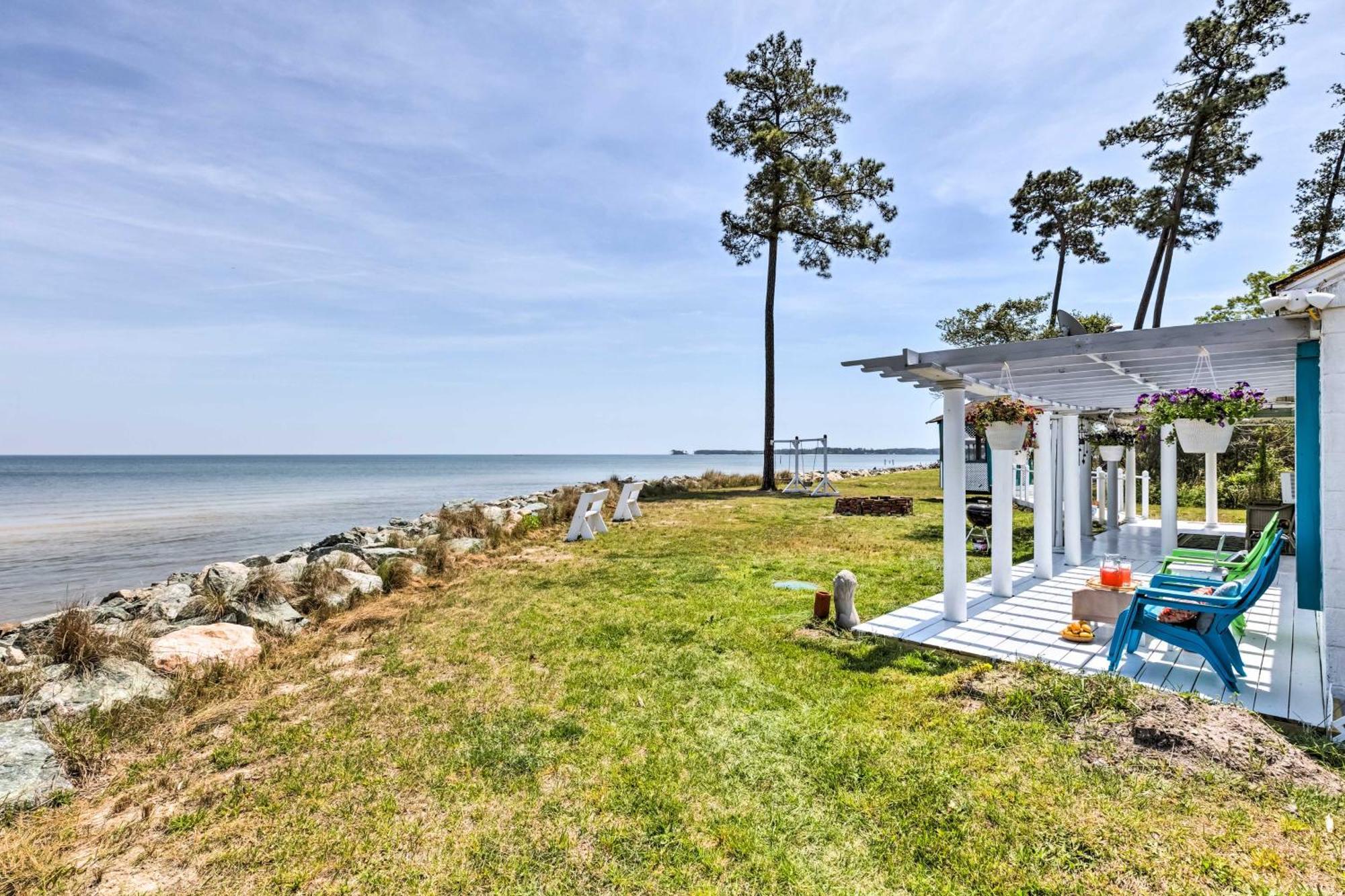 Oceanfront White Stone Cottage With Private Beach! Екстер'єр фото