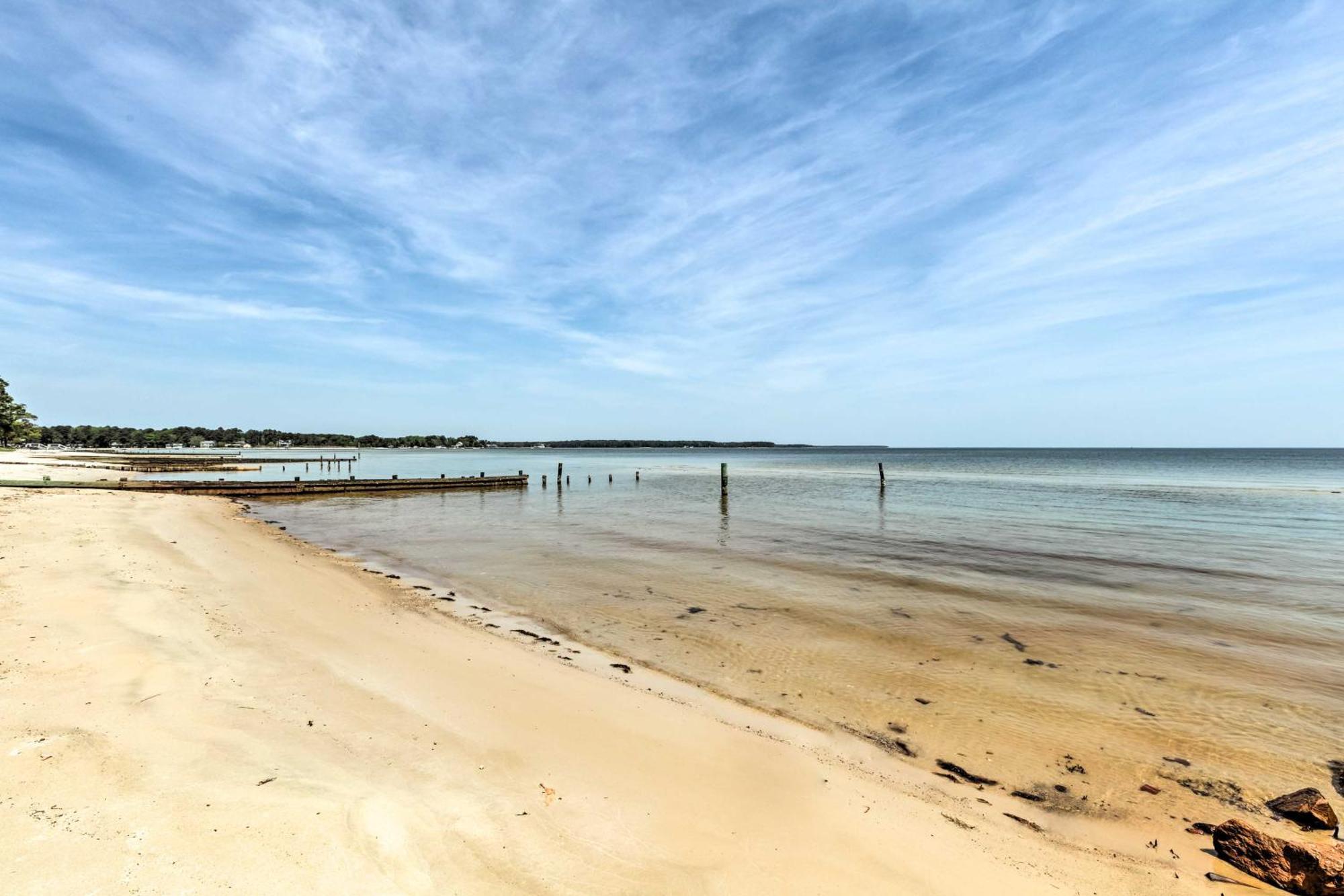 Oceanfront White Stone Cottage With Private Beach! Екстер'єр фото