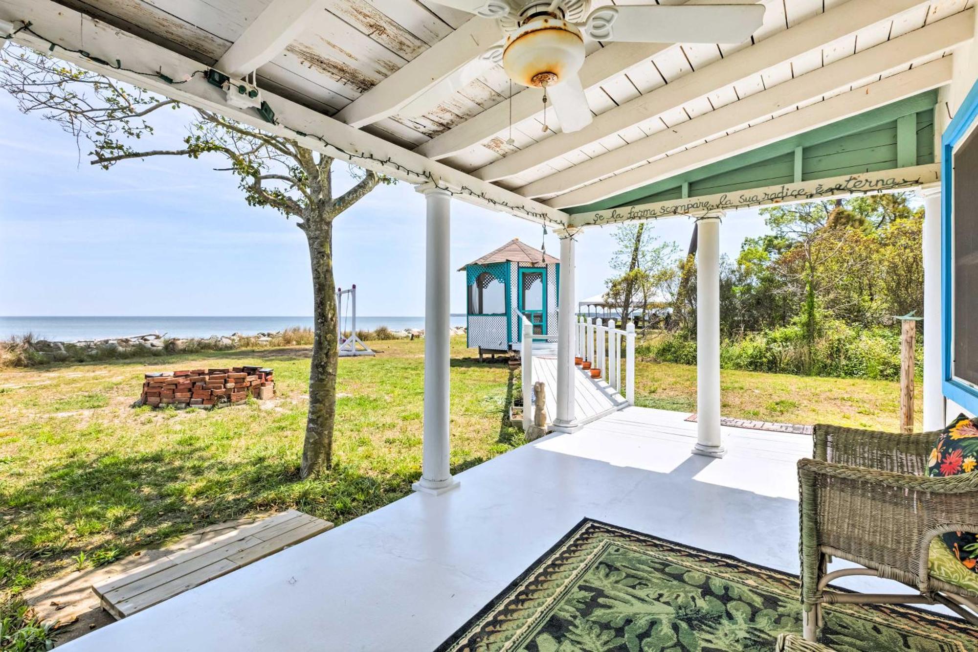 Oceanfront White Stone Cottage With Private Beach! Екстер'єр фото