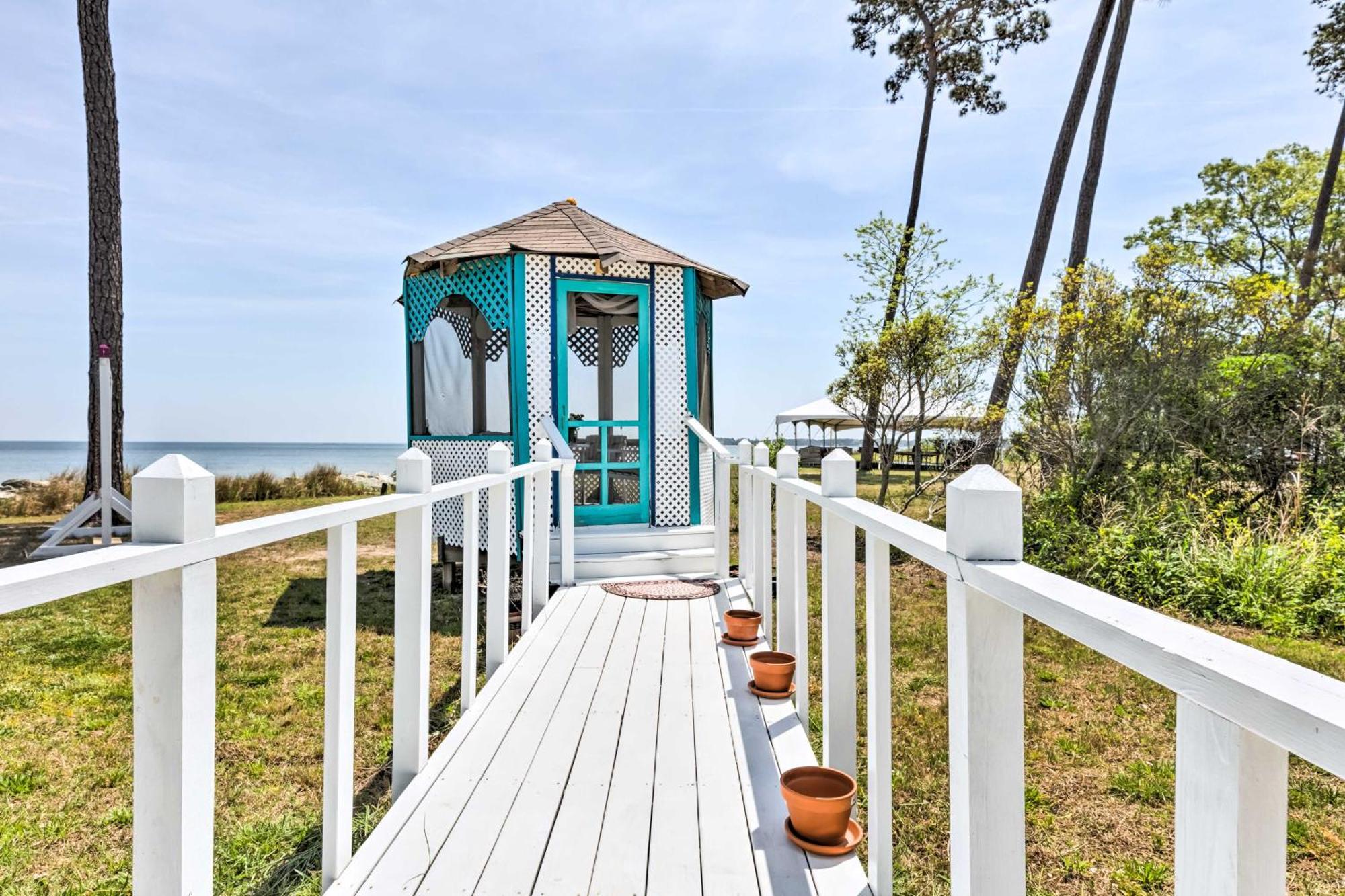 Oceanfront White Stone Cottage With Private Beach! Екстер'єр фото